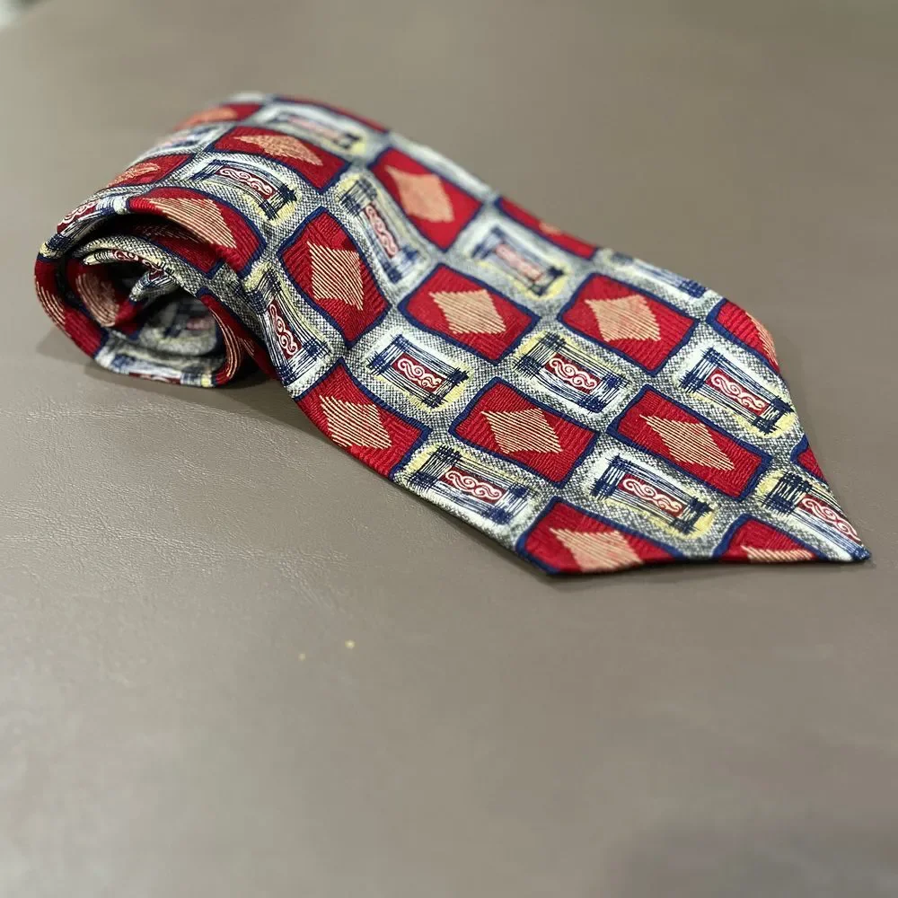 Churchill Collection Vintage Geometric Diamond Pattern Silk Tie‎ Red White Blue